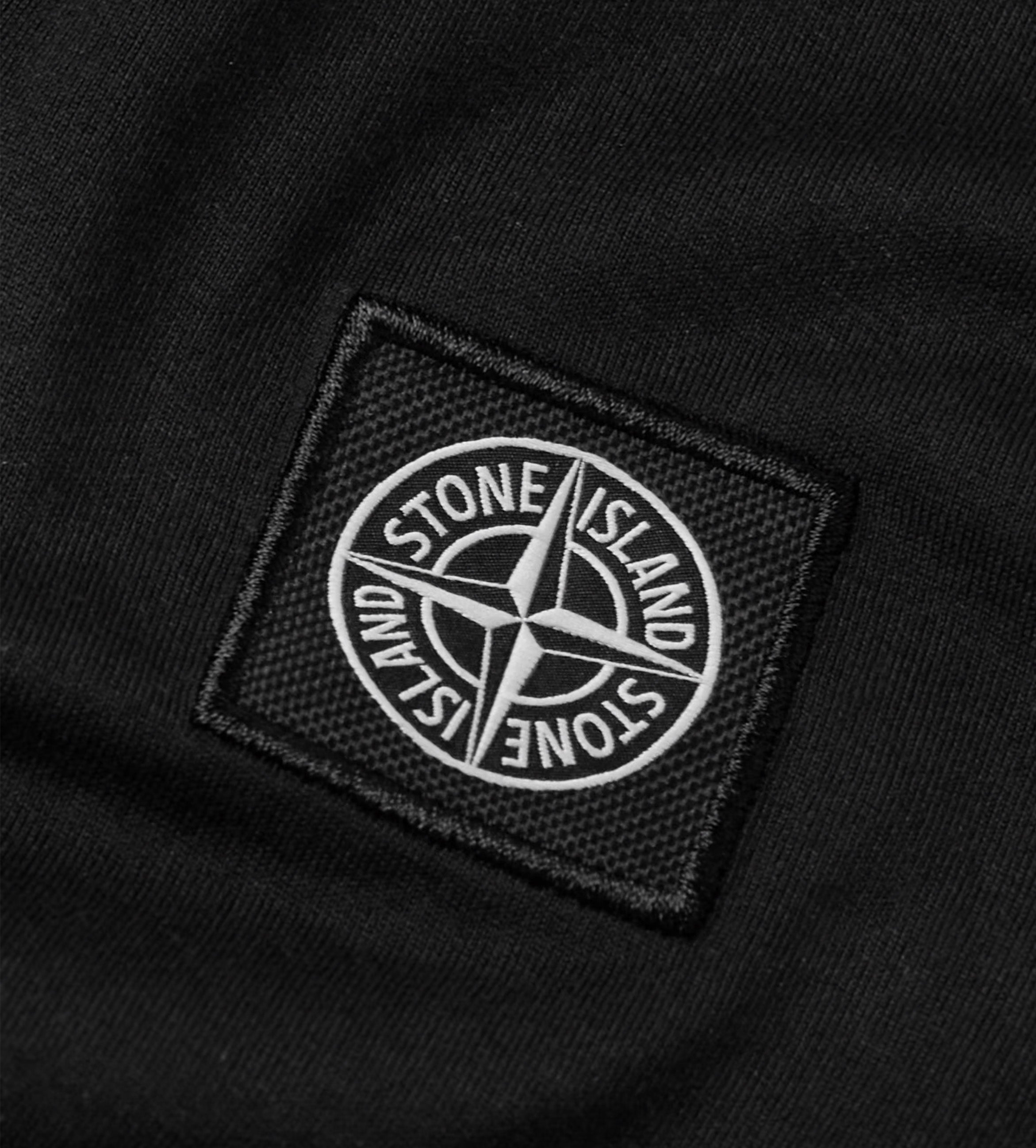 Stone Island T-shirt met kompaspatch in zwart