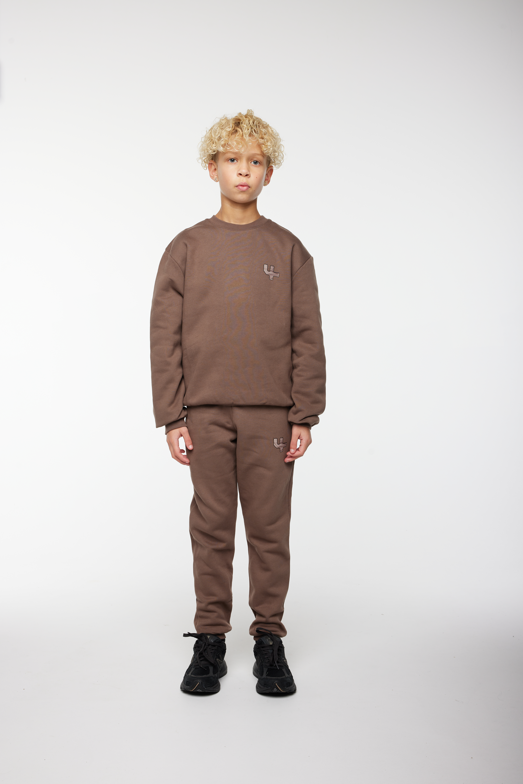 Outline Logo Crewneck Coffee Quartz