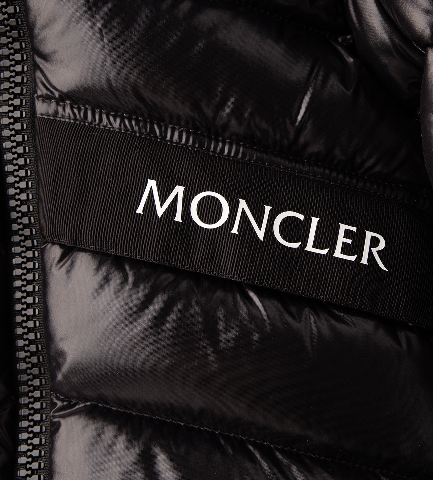 Groseiller Nylon Laqué Down Jacket Black