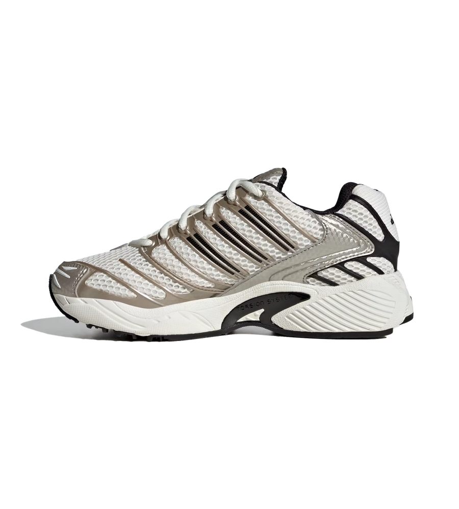 adidas Adistar Control 3 in CLOWHI/CBLACK/OWHITE