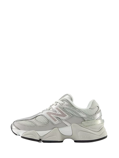 New Balance 9060 Sneakers in Grijs