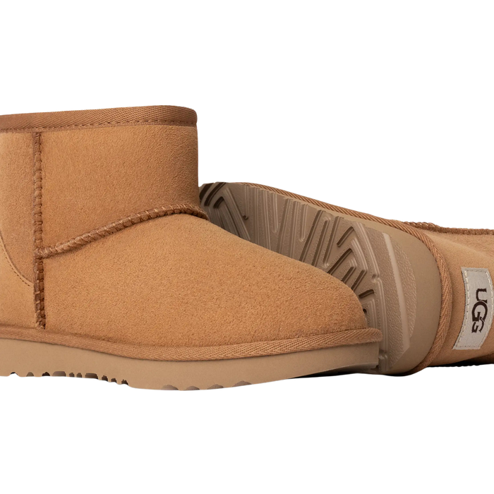 UGG Classic Mini II Kids in Chestnut (GS)